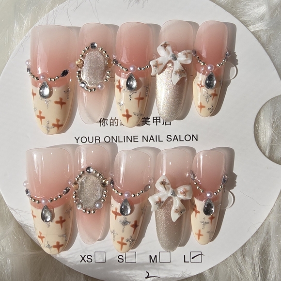 Handmade Elegant Pink and Silver Tweed Nail Set - Picture 4 of 6